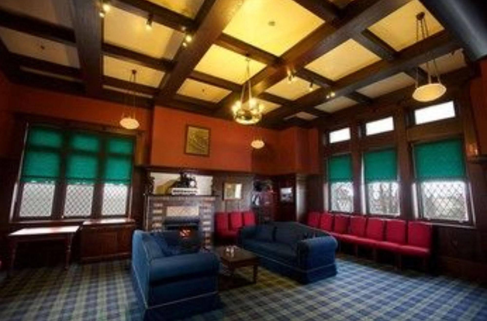 Carrington Hotel Katoomba Exterior photo